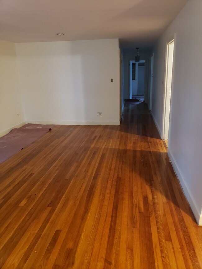 Building Photo - 33 Mabelle St