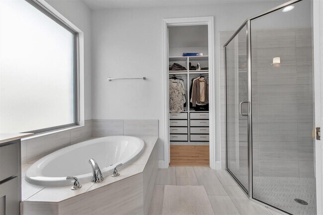 Building Photo - 113 Lenera Dr