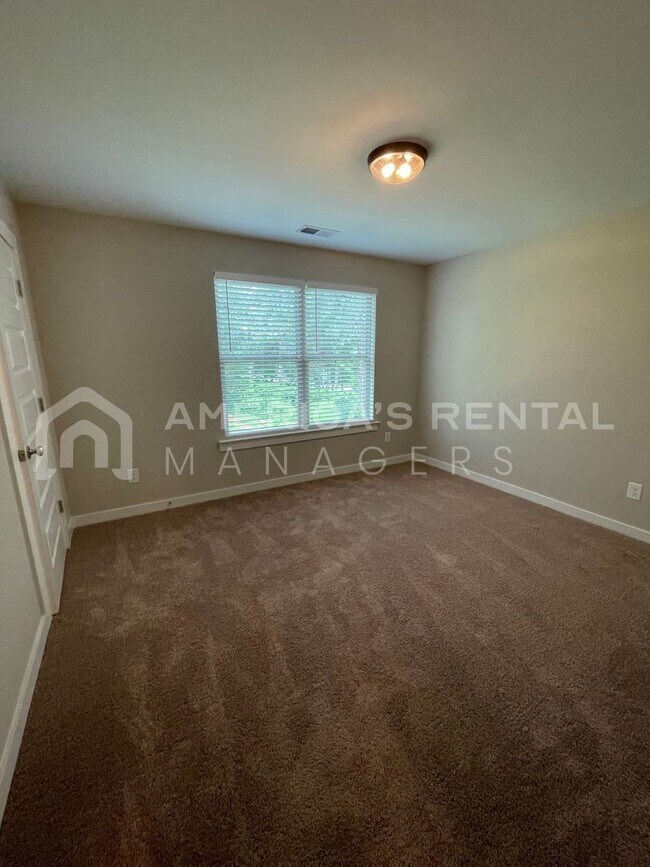 Building Photo - Home for Rent in Weaver, AL!!! Available to View Now!!!