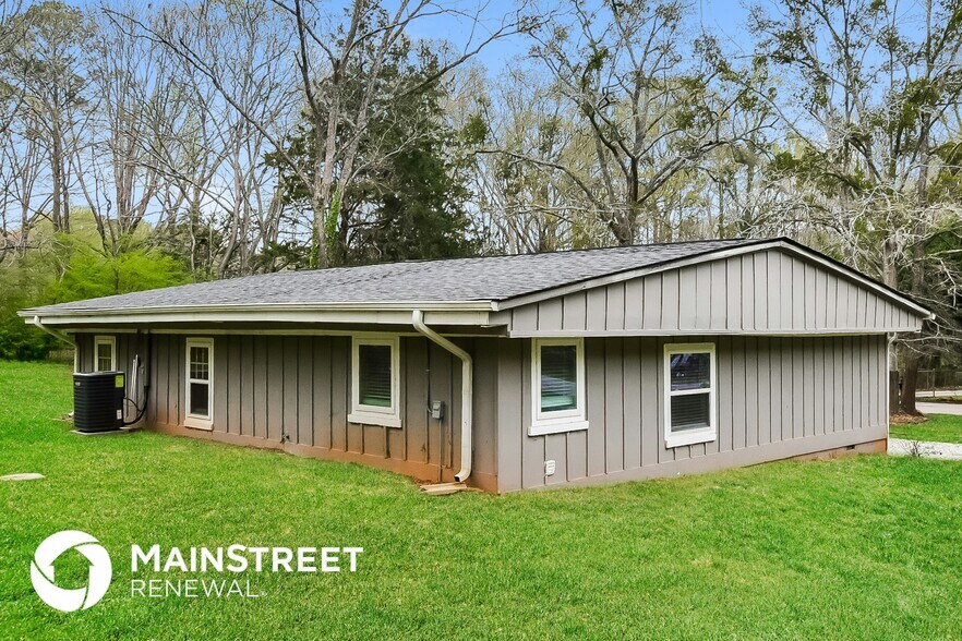 Building Photo - 185 Forest Rd