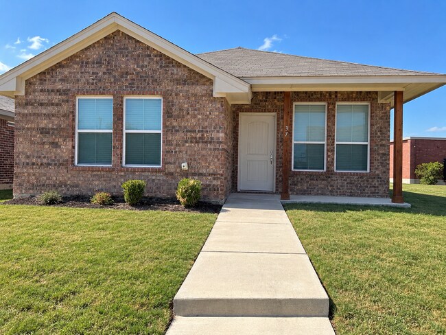 Building Photo - 37 Elk Dr