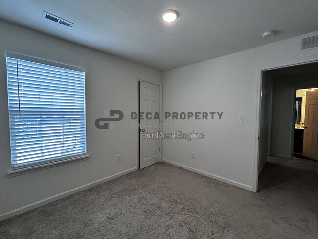 Building Photo - 288 Crestfield Ct