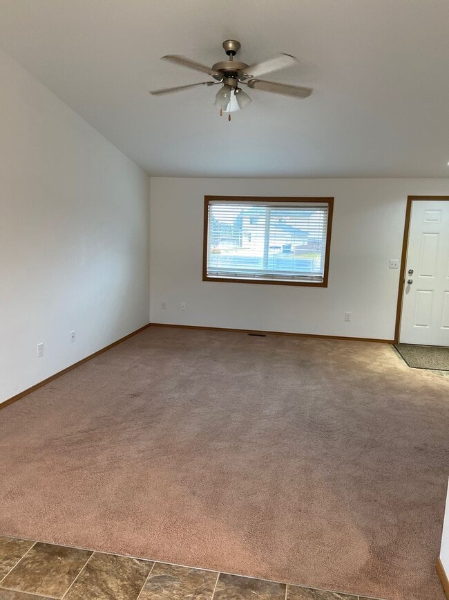 Building Photo - 1617 Dynasty Dr