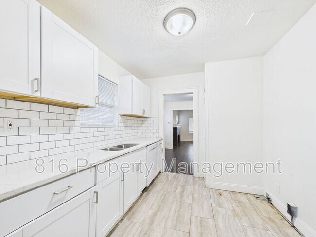 Building Photo - 5341 Brooklyn Ave