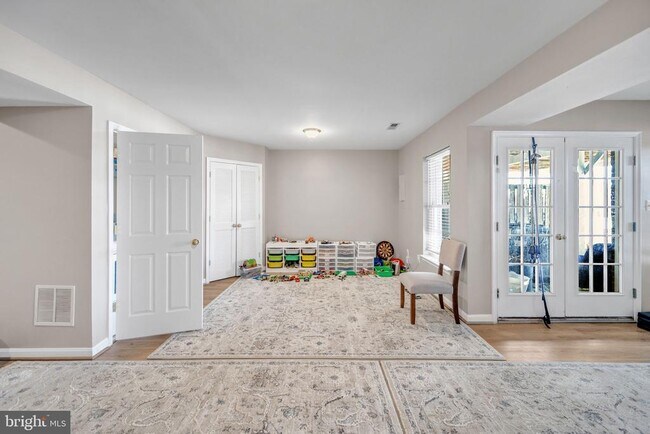 Building Photo - 6340 Cullen Pl