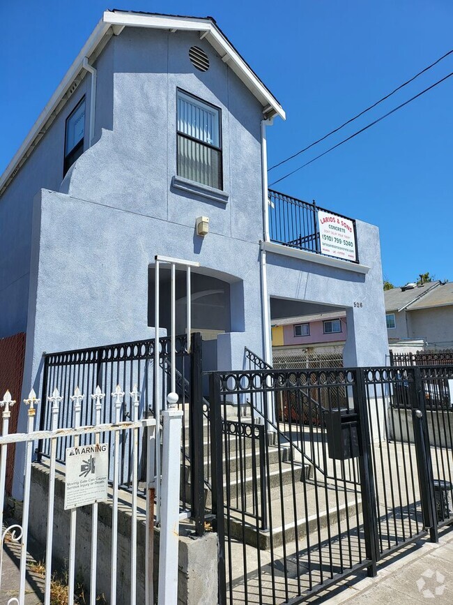Building Photo - Beautifully Upgraded 2 Story Home in Downt...