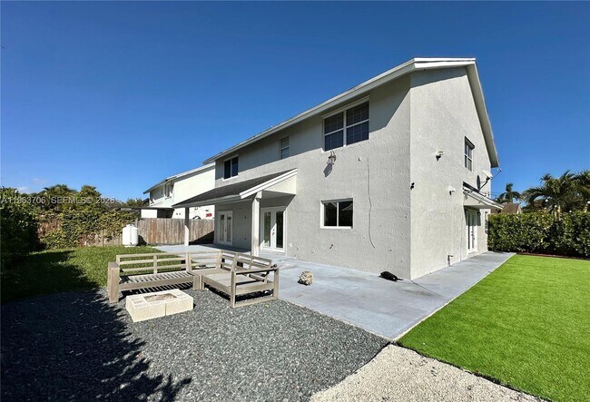 Building Photo - 21970 SW 97th Ct