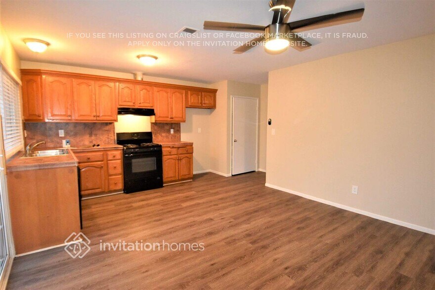 Building Photo - 748 E Turmont St