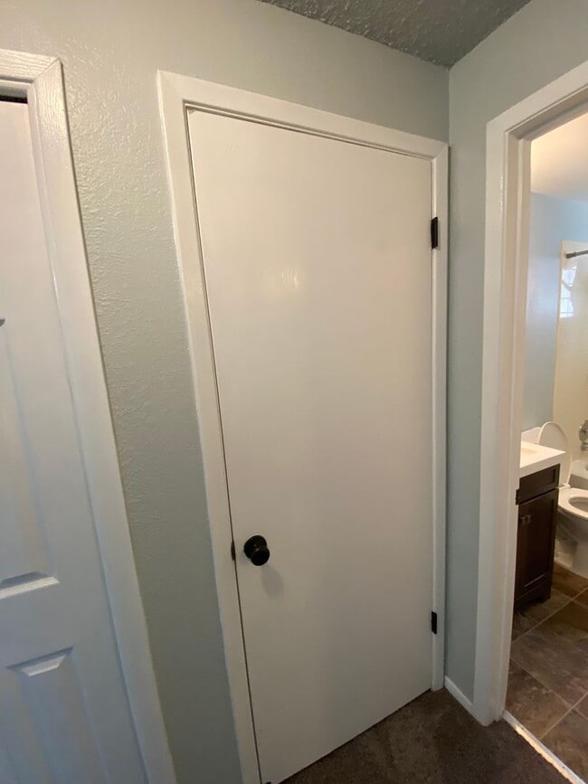 Building Photo - Ready first of June / 3 bedroom 2 bathroom...