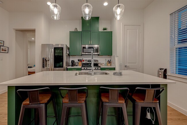 Building Photo - 8911 Knoll Villas St