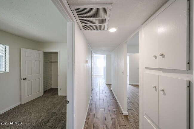 Building Photo - 3119 W Country Gables Dr