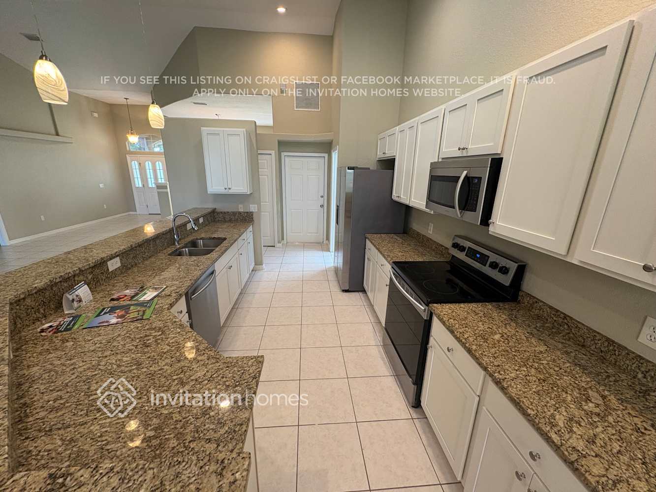 Building Photo - 456 San Ambrosio St