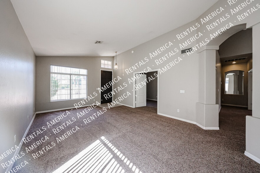 Building Photo - 13874 W Wilshire Dr