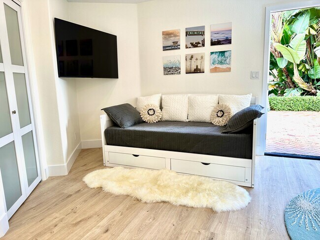 Building Photo - 449 Villa Blanca Ct