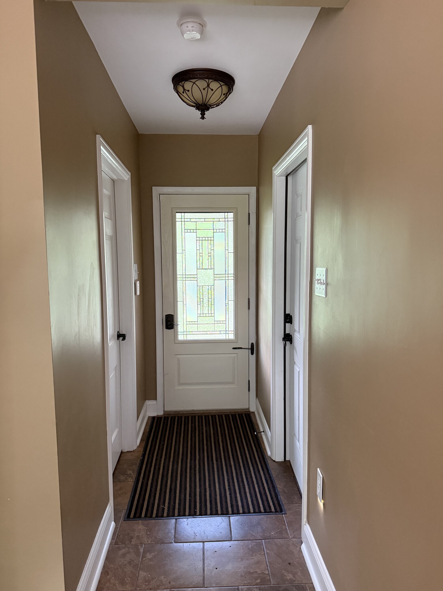 Entrance Way - 7413 Skyline Dr