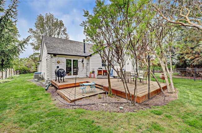 Building Photo - 4100 N Bodenheimer St