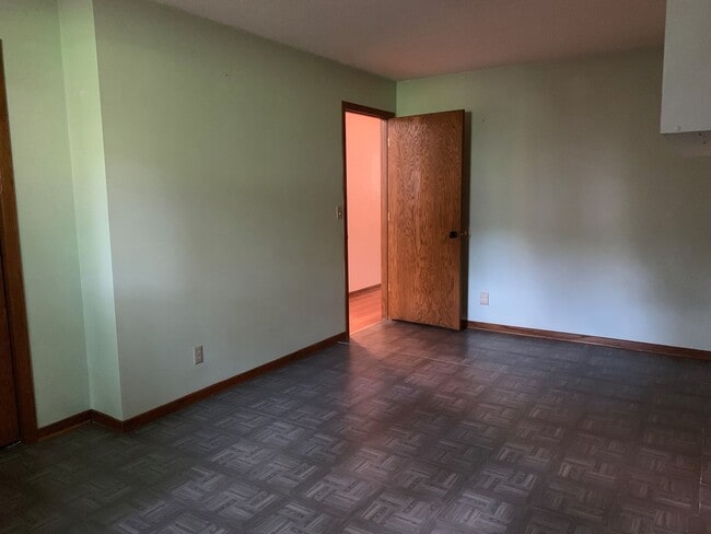 Building Photo - 3303 Eddy Ln