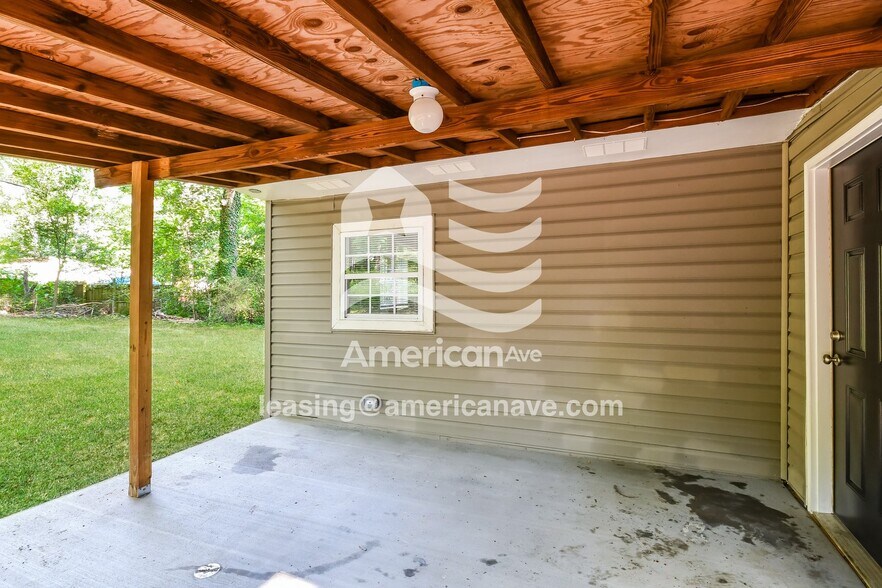 Building Photo - 232 Meadowdale Ave