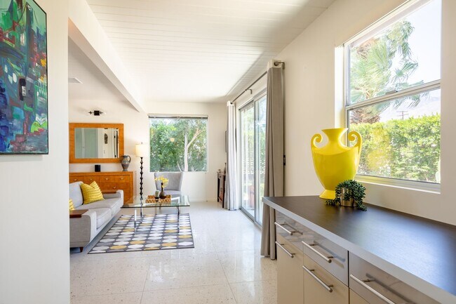 Building Photo - Luxury Mid Century Oasis in Palm Springs (Monthly Only - No Long Term)