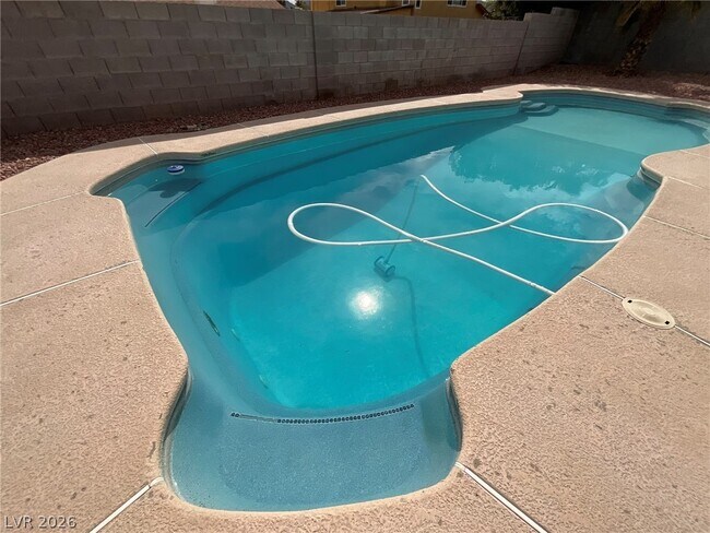 Building Photo - 707 Honeybee Ct