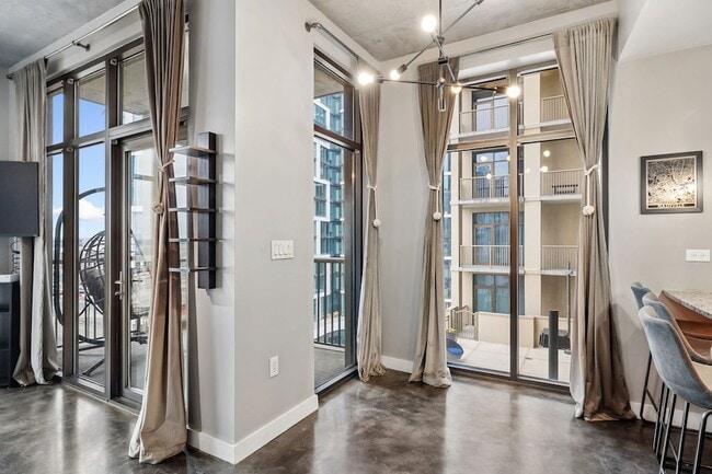 Building Photo - 1510 Demonbreun St