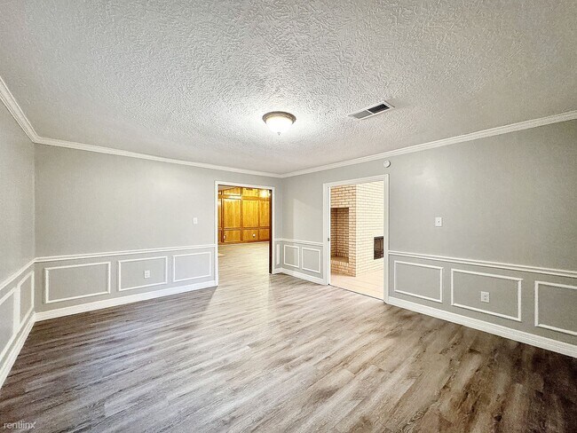 Building Photo - 3 br, 3.5 bath House - 4807 Country Club Vw