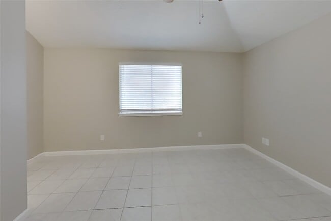 Building Photo - 3446 Edgecreek Dr