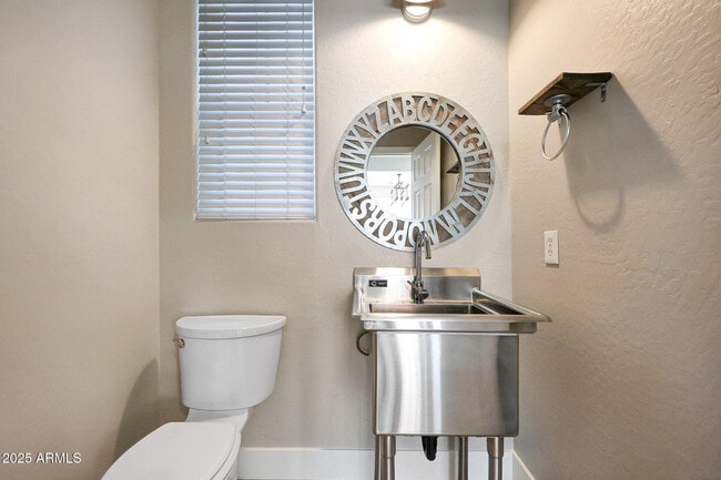 Building Photo - 21134 W Green St