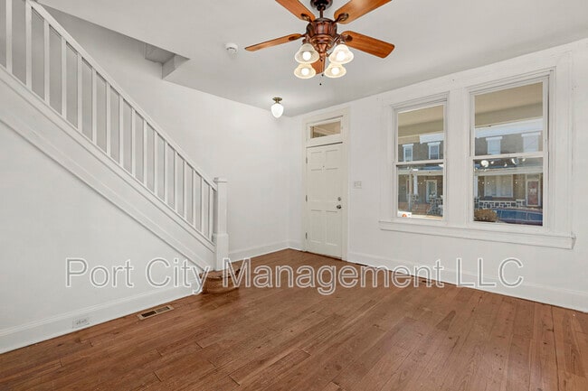 Building Photo - 438 Cornwall St