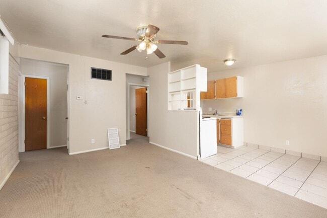 Building Photo - South Jordan 2 Bedroom, 1 Bathroom Duplex