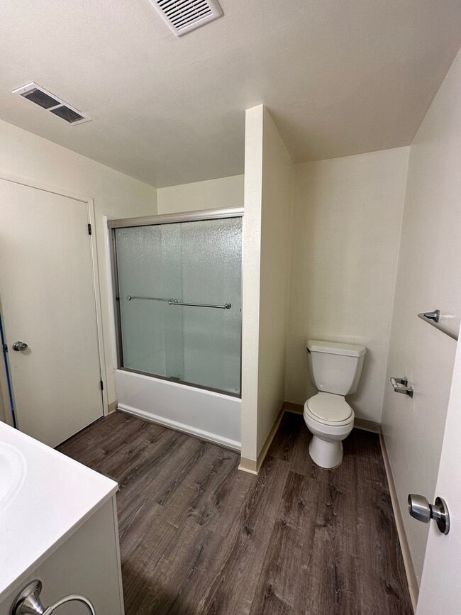 Building Photo - 3985 Dunhill St