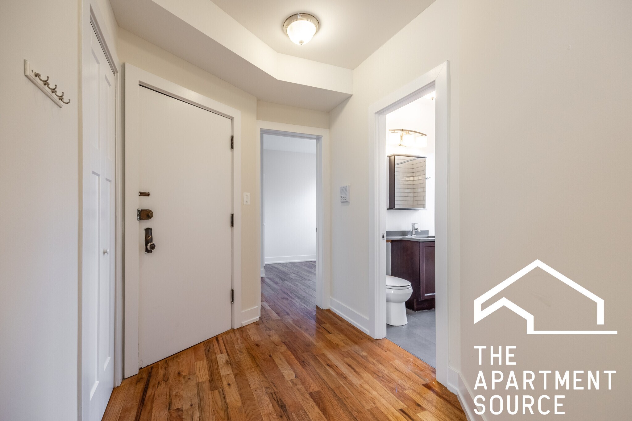 Building Photo - 3904 N Janssen Ave