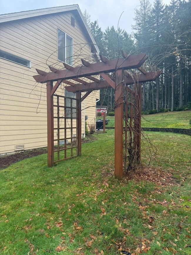 Building Photo - Silverdale 2 Story Home 4bed 2.5 bath