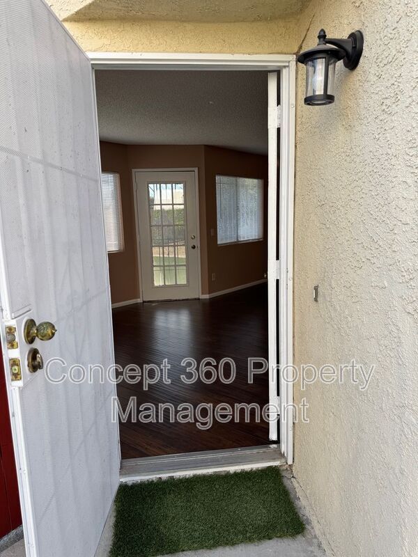 Building Photo - 770 W Almond St