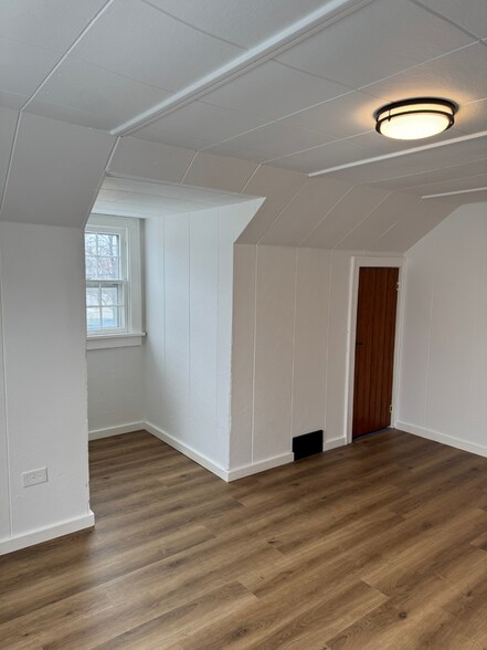 Building Photo - 204 Feltz St