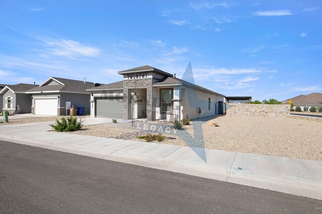 Primary Photo - 4 bedroom with 3 bathrooms!!!!