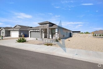 Building Photo - 4 bedroom with 3 bathrooms!!!!