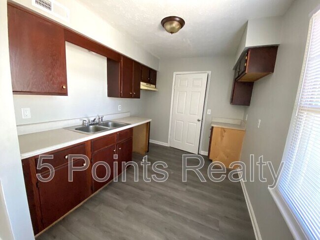 Building Photo - 308 Prince Ave