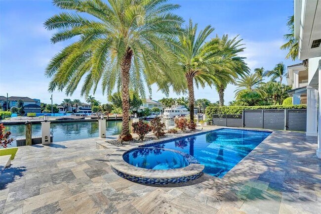 Building Photo - 1744 SE 9th St