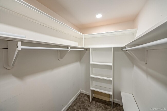 Building Photo - 850 St Johnland Rd