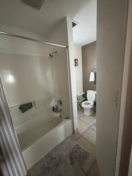 Building Photo - 4814 Whyem Dr