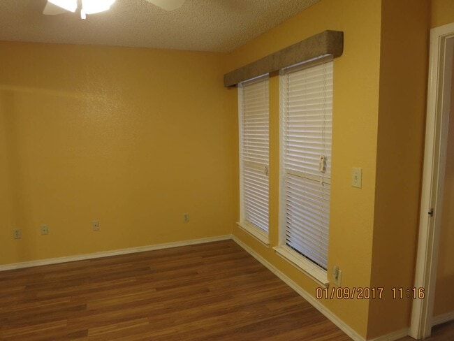 Building Photo - 6737 S Peoria Ave