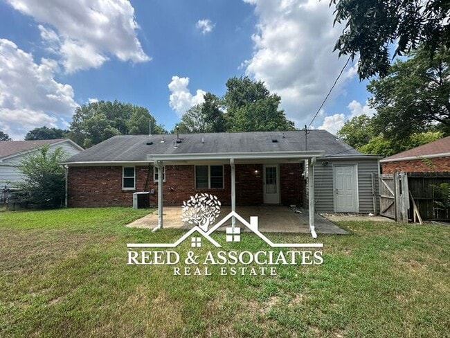 Building Photo - Spacious 4 Bedroom with Large Backyard!