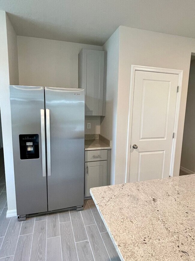 Building Photo - Available NOW! VERY well maintained 4/2 in Monroe Meadows / Wesley Chapel!