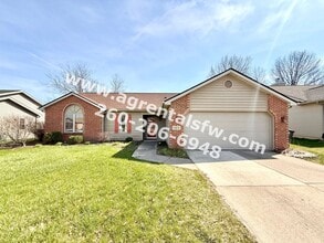 Building Photo - 3 Bedroom House