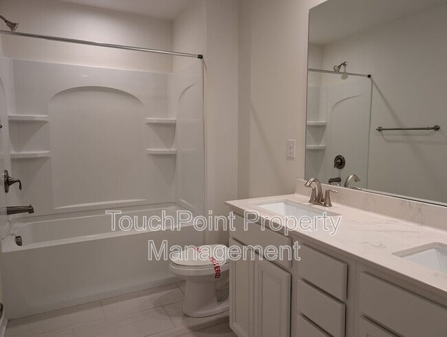 Building Photo - 5906 Fenway Dr