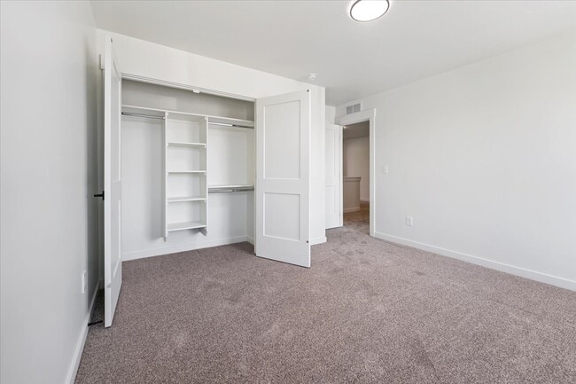 Building Photo - 305 N 18th St