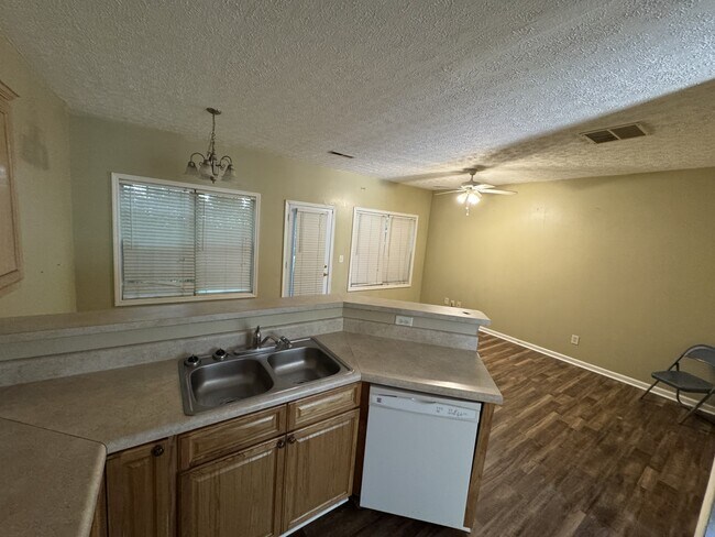 Building Photo - 255 Timber Wolf Trail