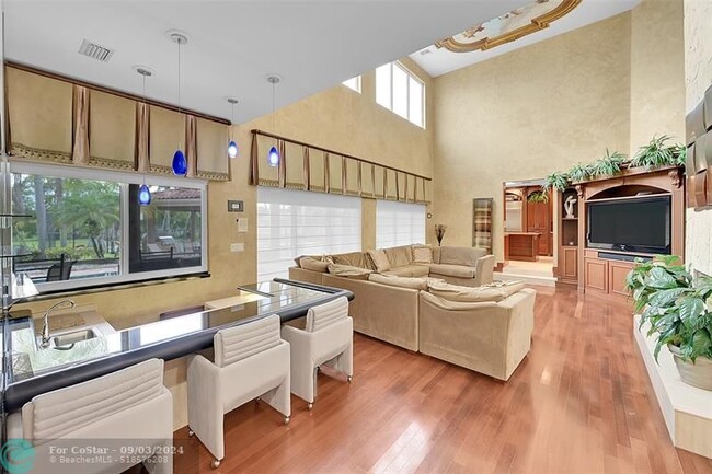 Building Photo - 4200 Coral Hills Dr