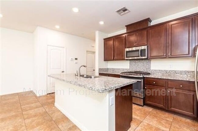 Building Photo - 40347 Calle Real